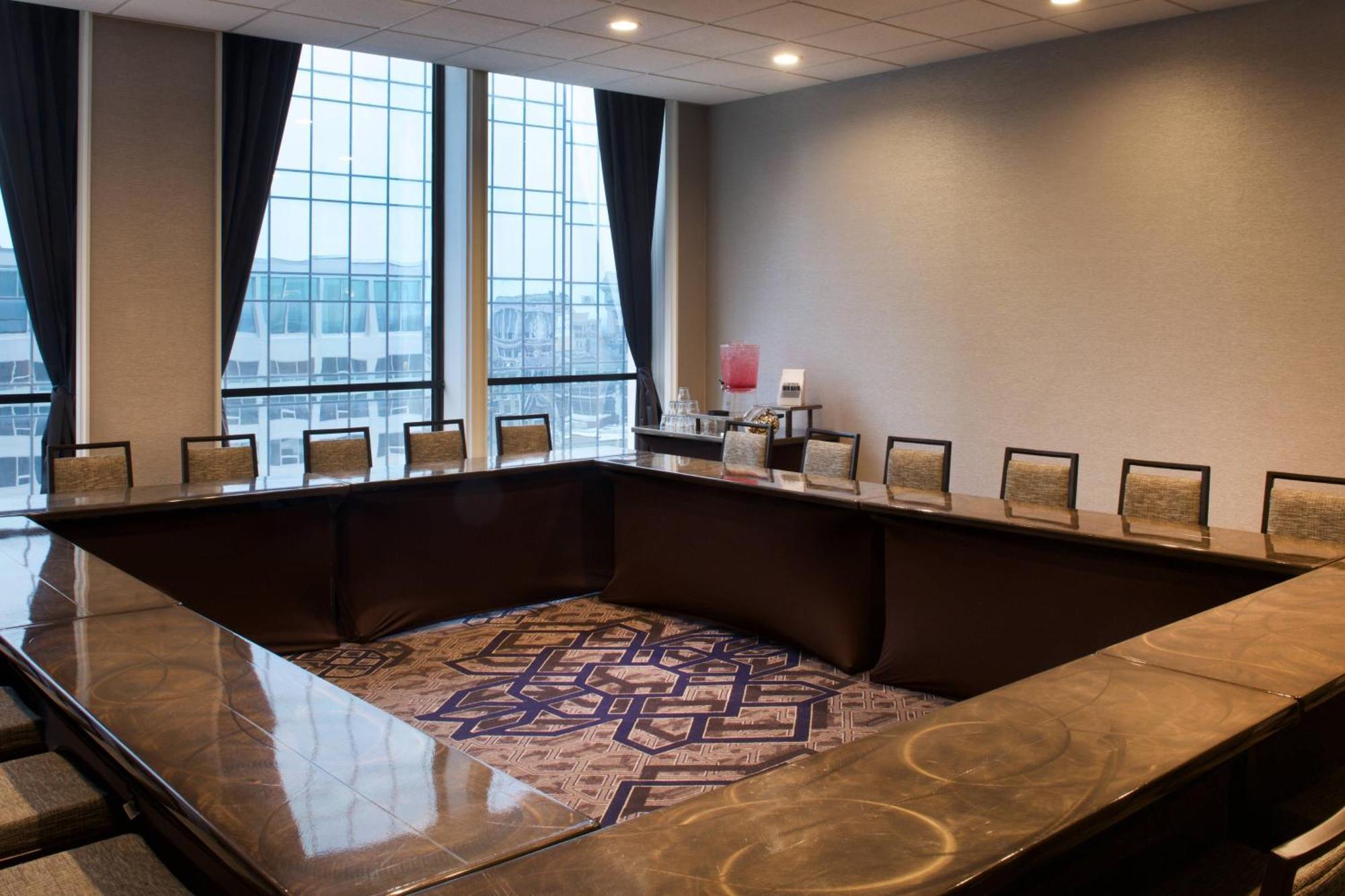 Sheraton Indianapolis City Centre Hotel Esterno foto